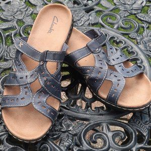 Clark's Navy Leather Lexi Sandals 9 M like new